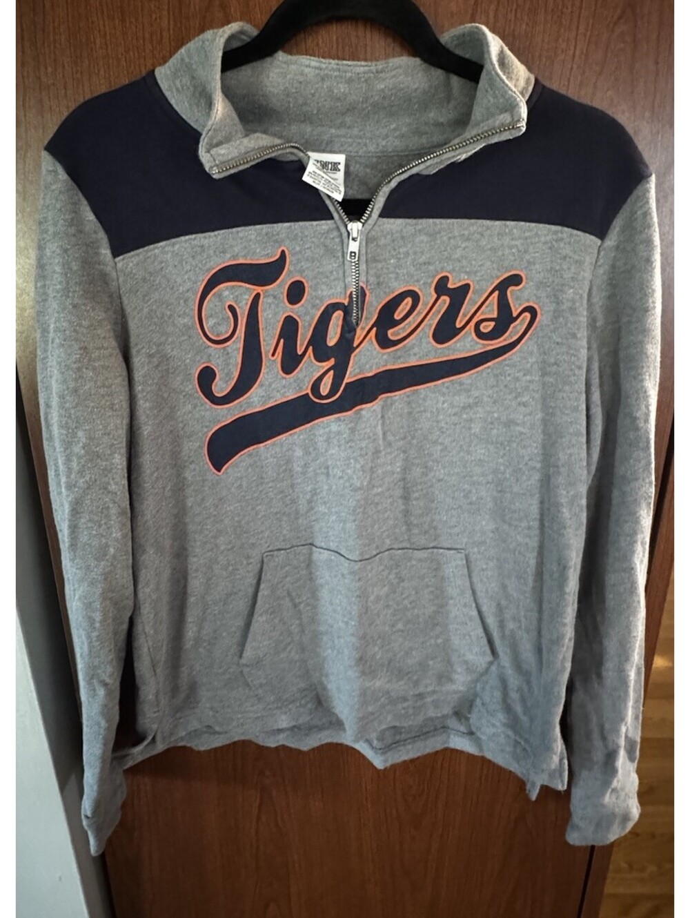 PINK Victoria’s Secret 5th & Ocean Detroit Tigers 1/4 Zip Pullover Sweatshirt M